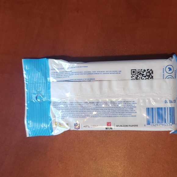 NFL cards - Picture 2 of 2